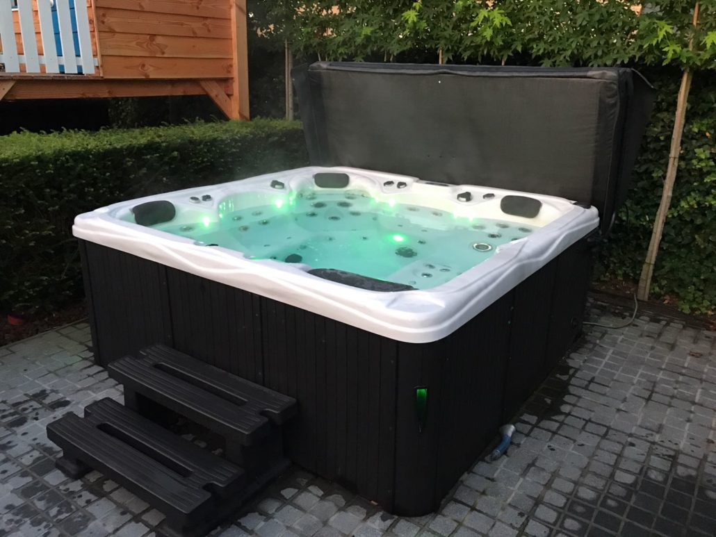 jacuzzi-tilburg-1030x